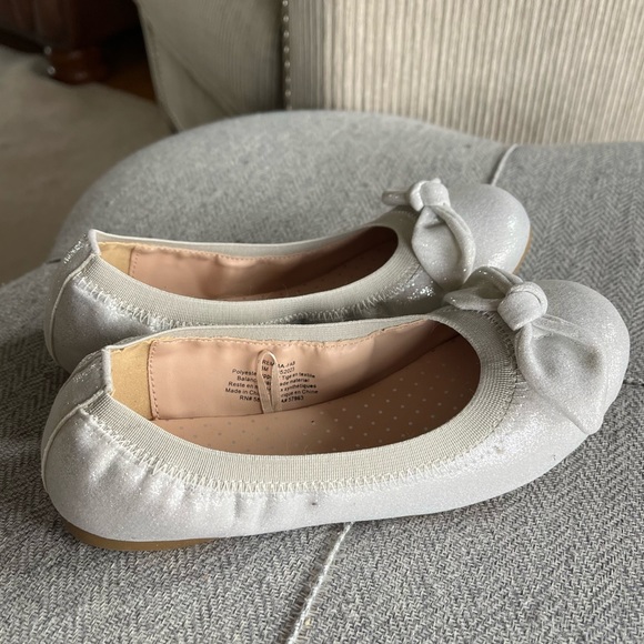 Nordstrom Rack Kids shoe - Picture 3 of 3